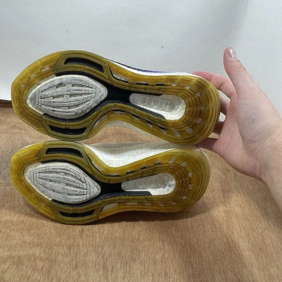 Adidas Ultraboost 21 Primeknit White Cream Womens Size 6 Running Shoes FX7730 - Picture 7 of 9